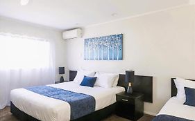 Aquarius Motor Inn